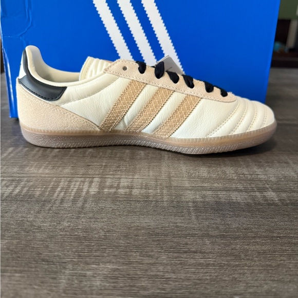 adidas Samba Sneakers in Beige and Black - Picture 2 of 6